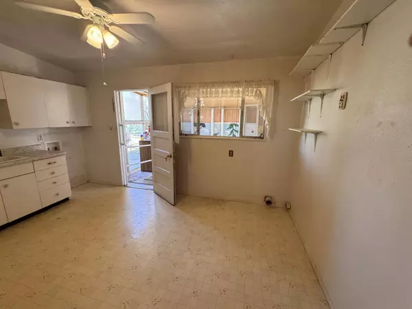 1006 Ridgecrest DR, Alamogordo, NM 88310