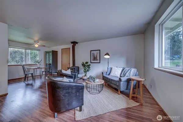 8095 NE Seawind AVE, Poulsbo, WA 98370