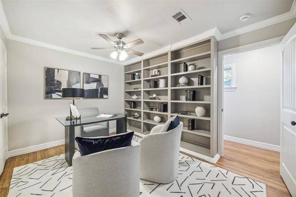 411 Azaleadell DR, Houston, TX 77018