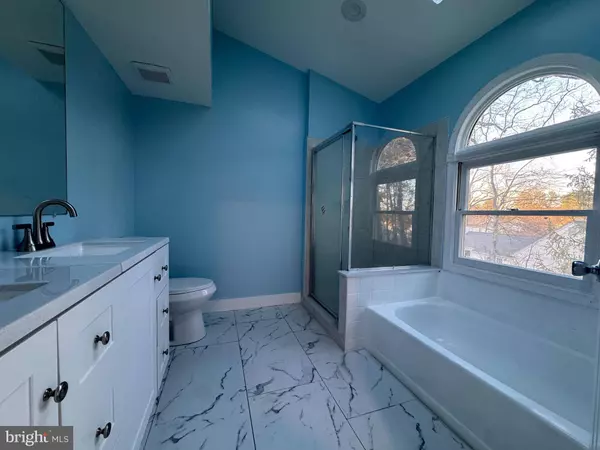 14632 BATTERY RIDGE LN, Centreville, VA 20120