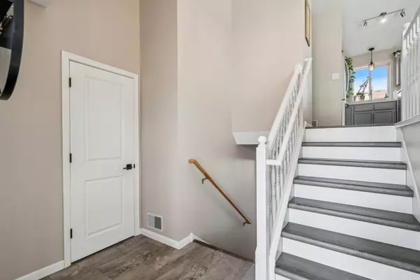 3425 White Oaks LN, Woodbury, MN 55125