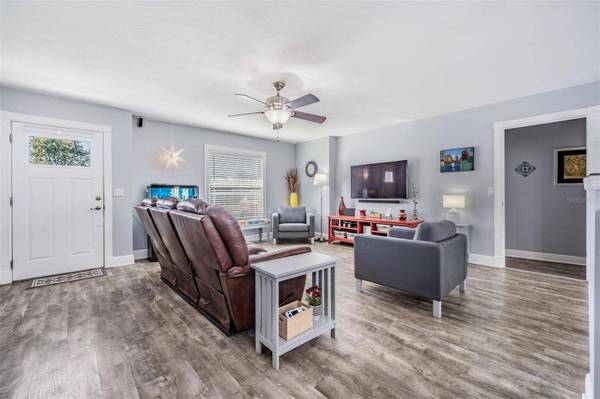 917 SILVER RIDGE WAY, Valrico, FL 33594