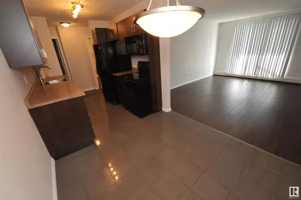 #202 10617 107 ST NW, Edmonton, AB T5H 2Y8