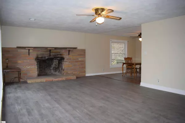 22339 Asheville Highway, Landrum, SC 29356