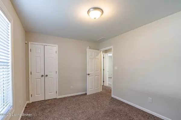 1518 Deering Ln, Radcliff, KY 40160