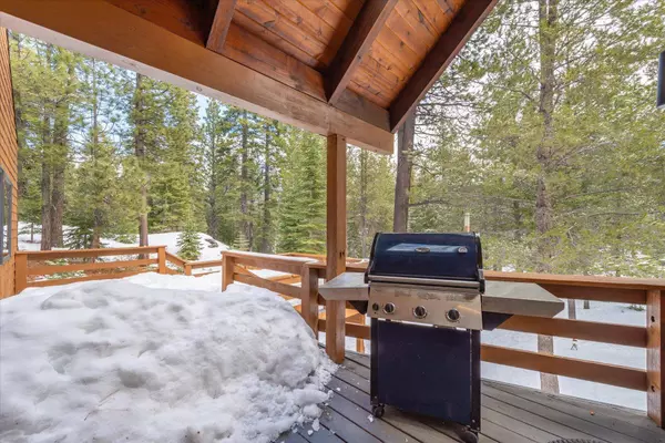 12611 Hillside Drive, Truckee, CA 96161