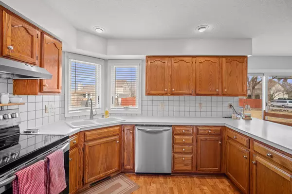 8001 Brookview Drive, Urbandale, IA 50322