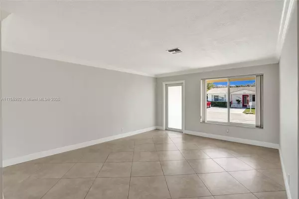 2927 NW 46th St, Tamarac, FL 33309