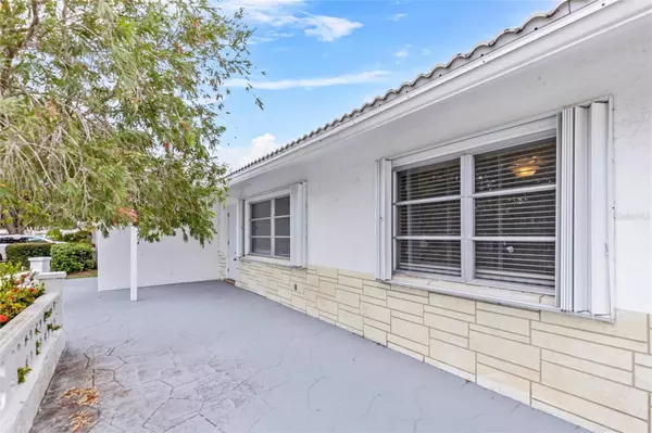 1181 NW 90TH AVE, Plantation, FL 33322