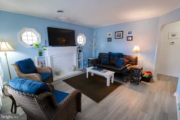 304 W MAPLEWOOD AVE, Mechanicsburg, PA 17055