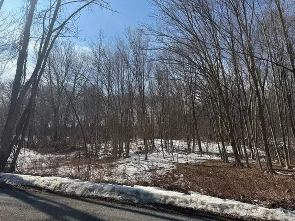 358 W Sutton Rd, Sutton, MA 01590