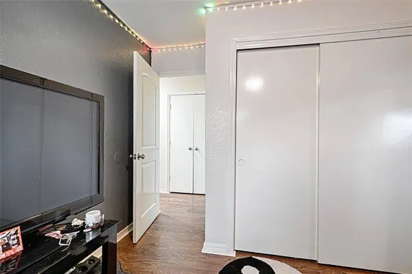 5512 Cold Springs Drive, Arlington, TX 76017