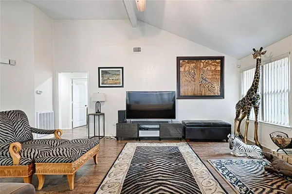 5512 Cold Springs Drive, Arlington, TX 76017