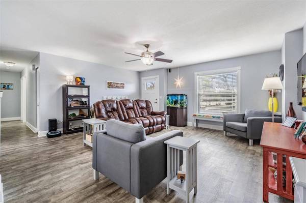 917 SILVER RIDGE WAY, Valrico, FL 33594