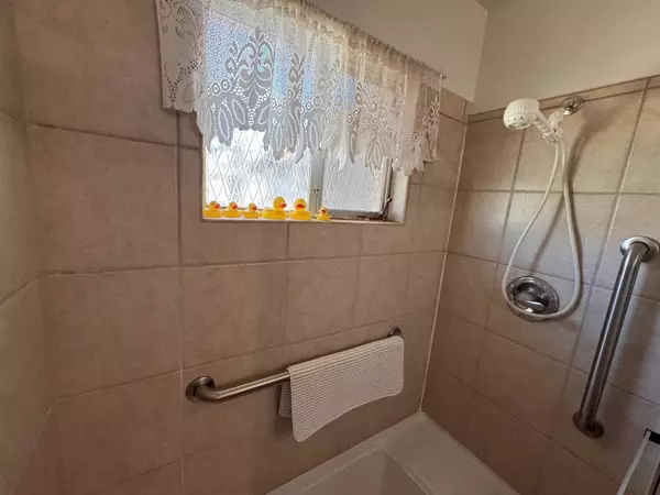 1006 Ridgecrest DR, Alamogordo, NM 88310