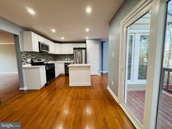 14632 BATTERY RIDGE LN, Centreville, VA 20120