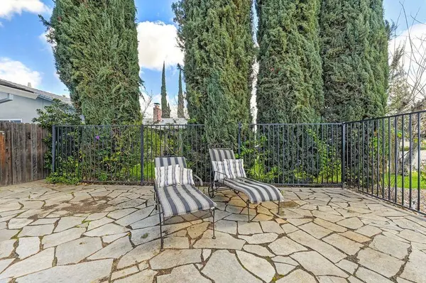 6537 Outlook DR, Citrus Heights, CA 95621