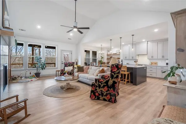 7 Crewe Ln, Bella Vista, AR 72715