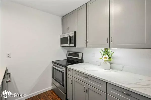 10260 Jamestown DR #A-13, Anchorage, AK 99507