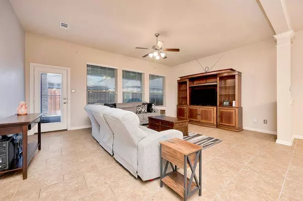 8425 Snow Goose Way, Fort Worth, TX 76118