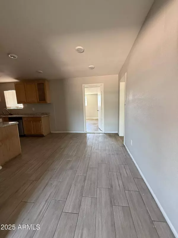 4221 N 33RD Drive, Phoenix, AZ 85017