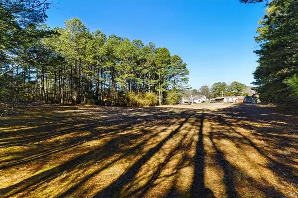 1515 Ozora RD, Loganville, GA 30052