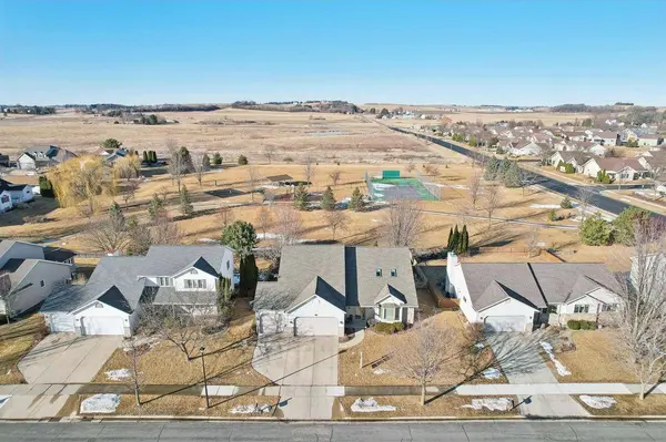 1301 Greenbrier Drive, Waunakee, WI 53597