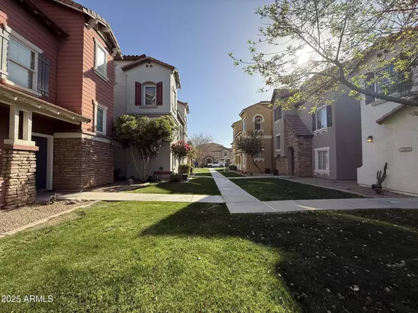 1304 S OWL Drive, Gilbert, AZ 85296