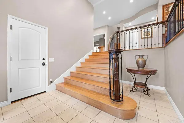 4911 Helix Hills Terrace, La Mesa, CA 91941