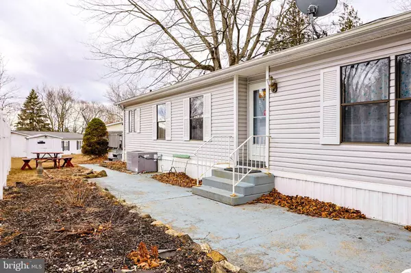 5 SPRUCE CT, Bath, PA 18014