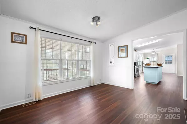 1818 Valley Springs DR SE, Conover, NC 28613