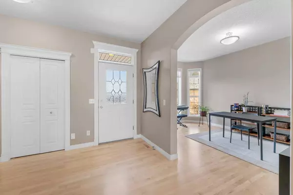 28 Arbour Vista WAY NW, Calgary, AB T3G 4R1