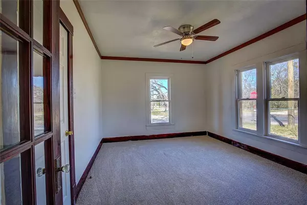 305 W Main Street, Cumby, TX 75433