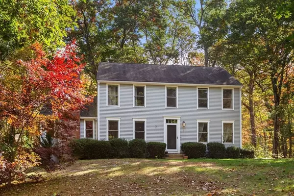 3 Richard Rd, Hopedale, MA 01747