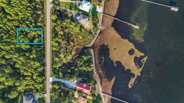 5500 Soundside Drive, Gulf Breeze, FL 32563