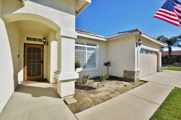 1030 Shady ST, Lemoore, CA 93245