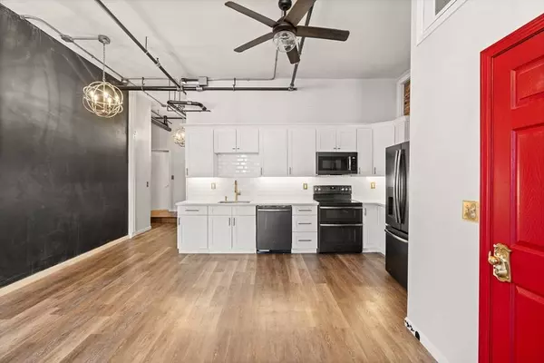 46-52 Washington St #201, Haverhill, MA 01832