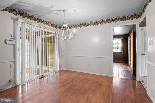 268 N RIDING DR, Moorestown, NJ 08057