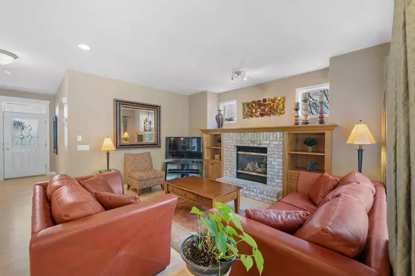 28 Arbour Vista WAY NW, Calgary, AB T3G 4R1