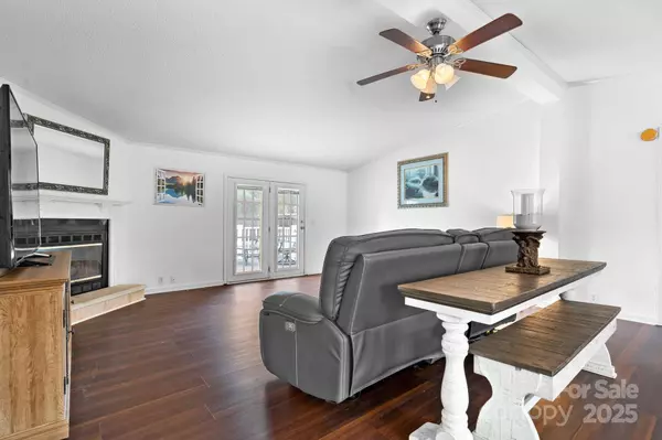 1818 Valley Springs DR SE, Conover, NC 28613