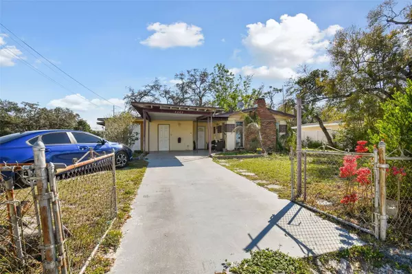 4002 W GRAY ST, Tampa, FL 33609