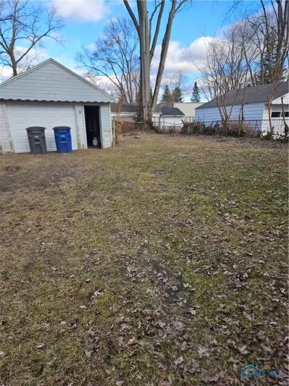 2242 Vaness DR, Toledo, OH 43615