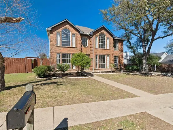2101 Stonegate Drive, Carrollton, TX 75010