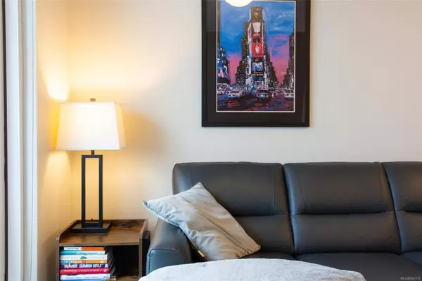 91 Chapel St #302, Nanaimo, BC V9R 0J3