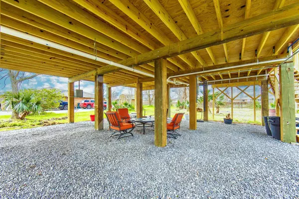 619 Woodside Dr, Houma, LA 70360