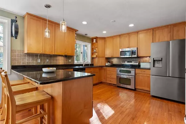 3 Richard Rd, Hopedale, MA 01747