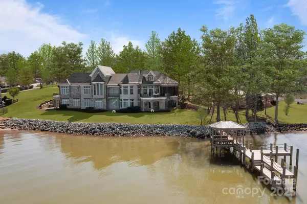 134 Larkhaven LN, Mooresville, NC 28117