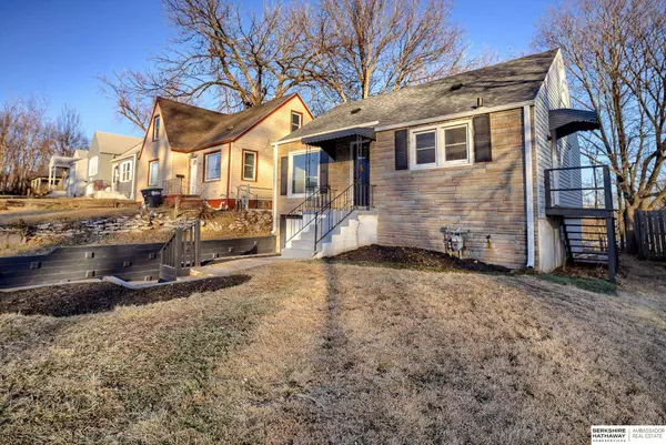 3507 N 42 Street, Omaha, NE 68111