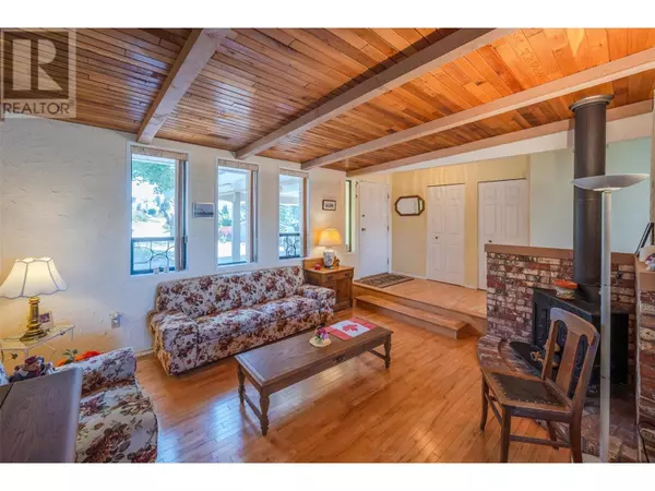 3906 Desert Pines Avenue, Peachland, BC V0H1X2