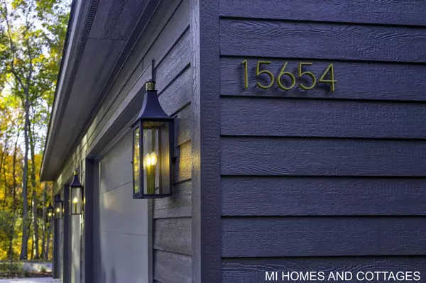 15654 River Trace, West Olive, MI 49460